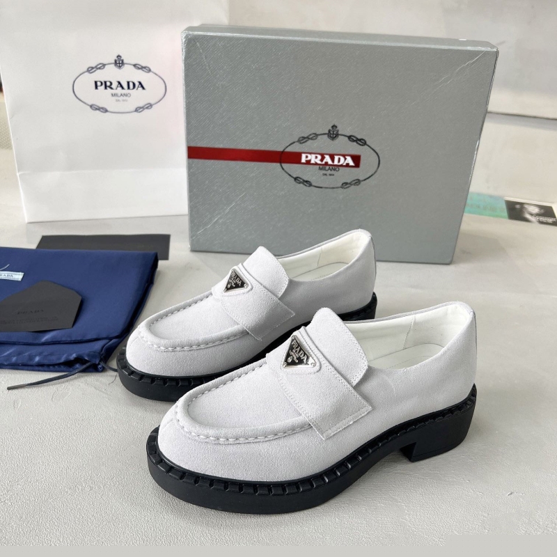 Pra*a leather shoes